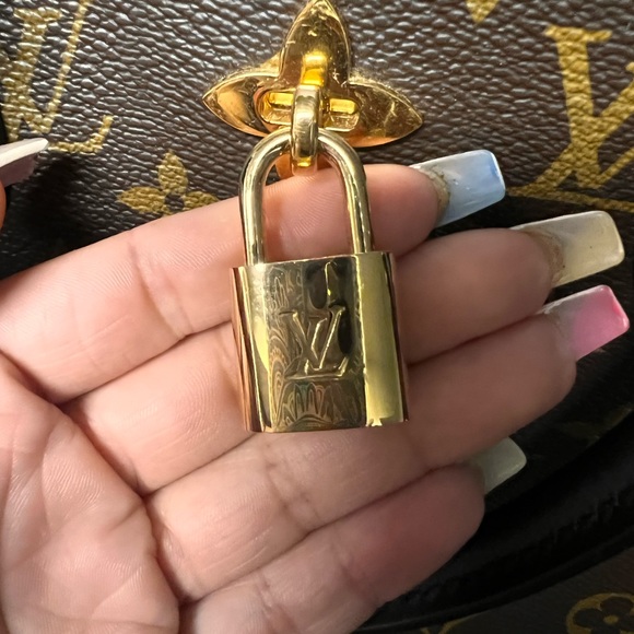 Louis Vuitton Hand Bag Authentic - Picture 4 of 5